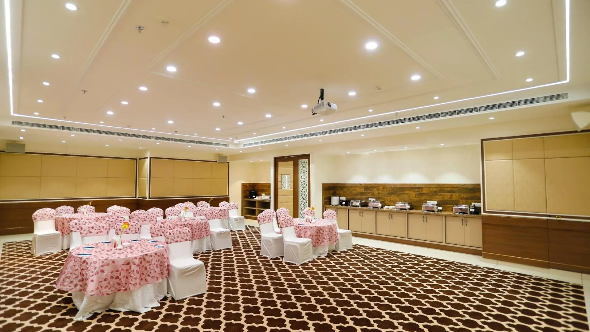 Hotel Dolphin International Varanasi