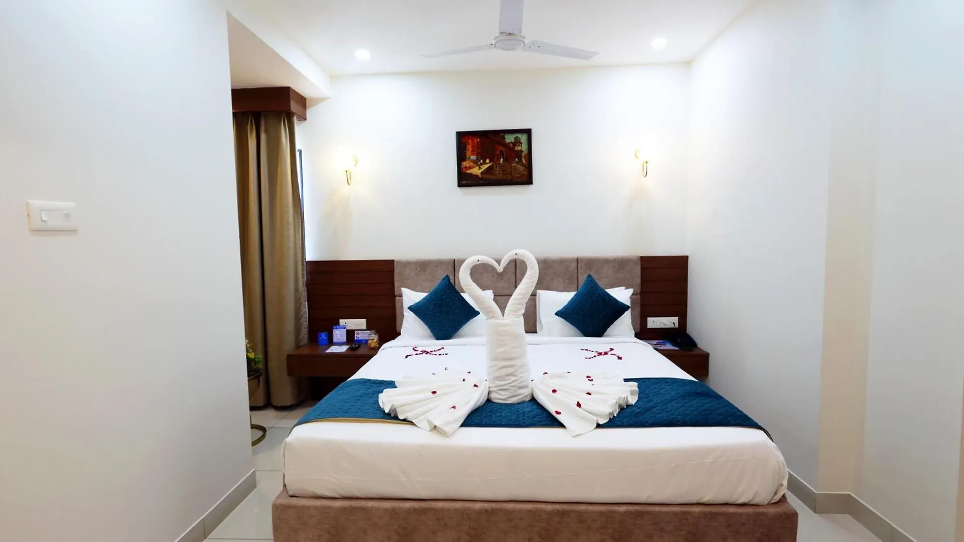 ***  Hotel Dolphin International Varanasi India
